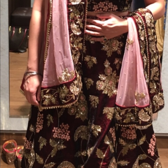 Maroon heavy embroidery 3 piece lehnga / dress - Picture 3 of 6